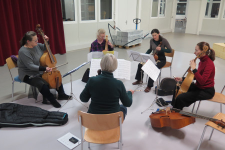 Lehrerin für Viola da gamba